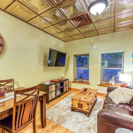 The Lovemore Inn~Hot Tub~Cheerful Carriage Home Delta Ngoại thất bức ảnh